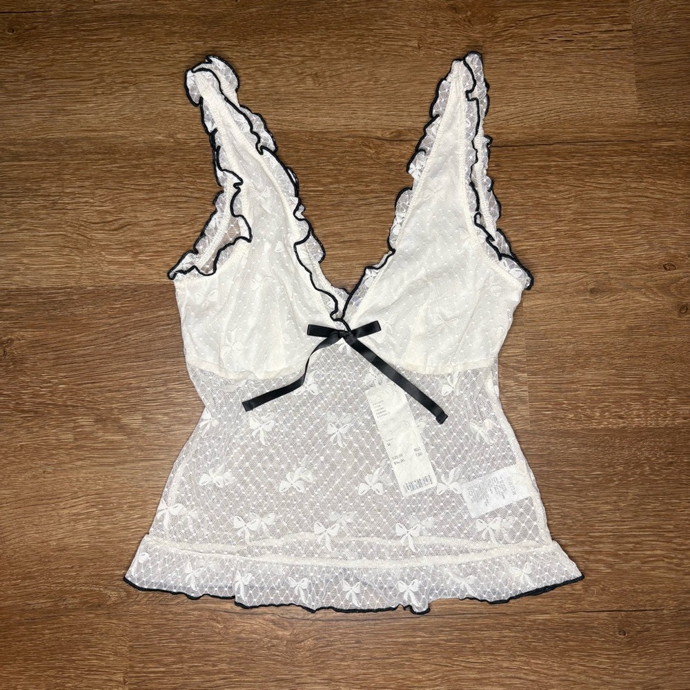 Kimchi Blue Coquette White and Black Lace Bow Print Top size M